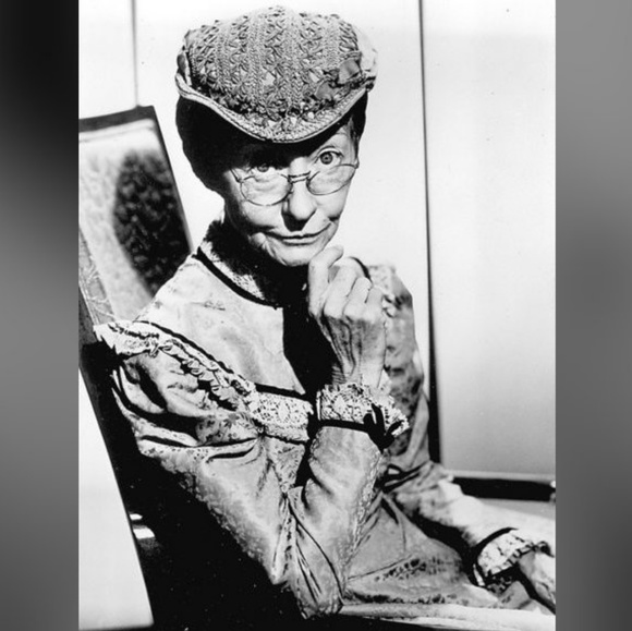 Meet your Posher, Granny - Picture 2 of 6